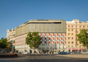 Only YOU Hotel Atocha in Madrid, image may contain: Office Building, Neighborhood, City, Condo
