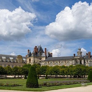 Château de Fontainebleau, France (with Map & Photos)