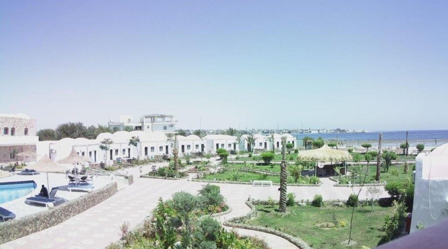 hotel grounds, garden, pool, landscape, beach area