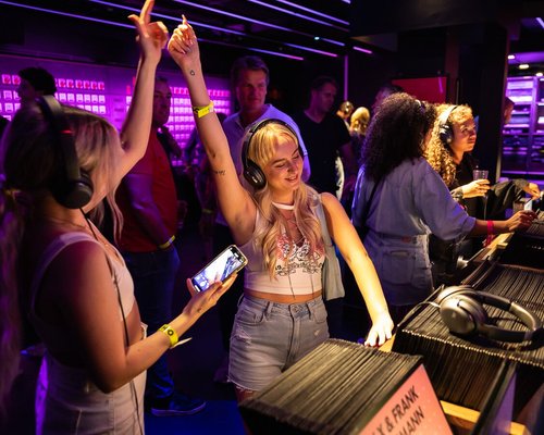 Amsterdam Nightlife Restricted With Earlier Closing Times For Bars