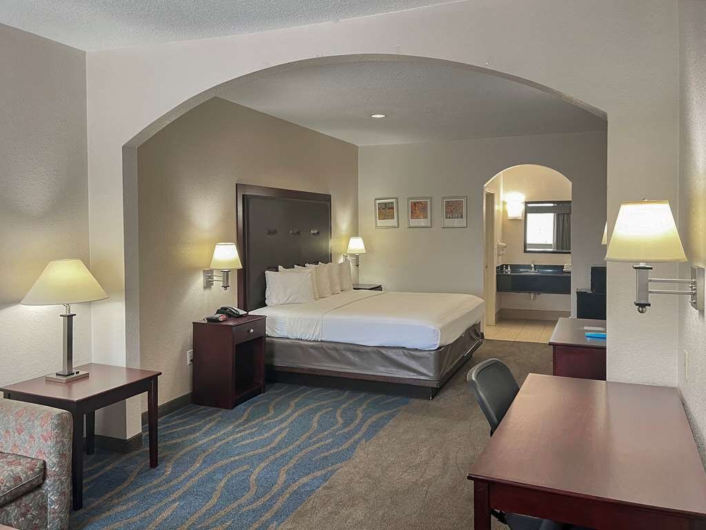 QUALITY INN & SUITES - Prices & Hotel Reviews (Houston, TX)