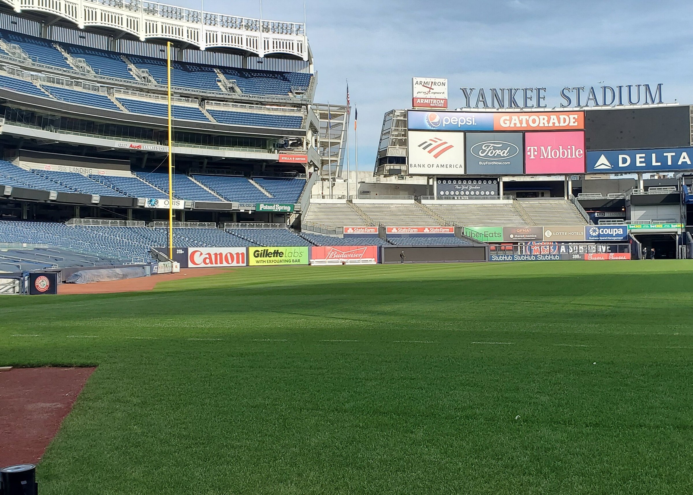 is yankee stadium open for tours