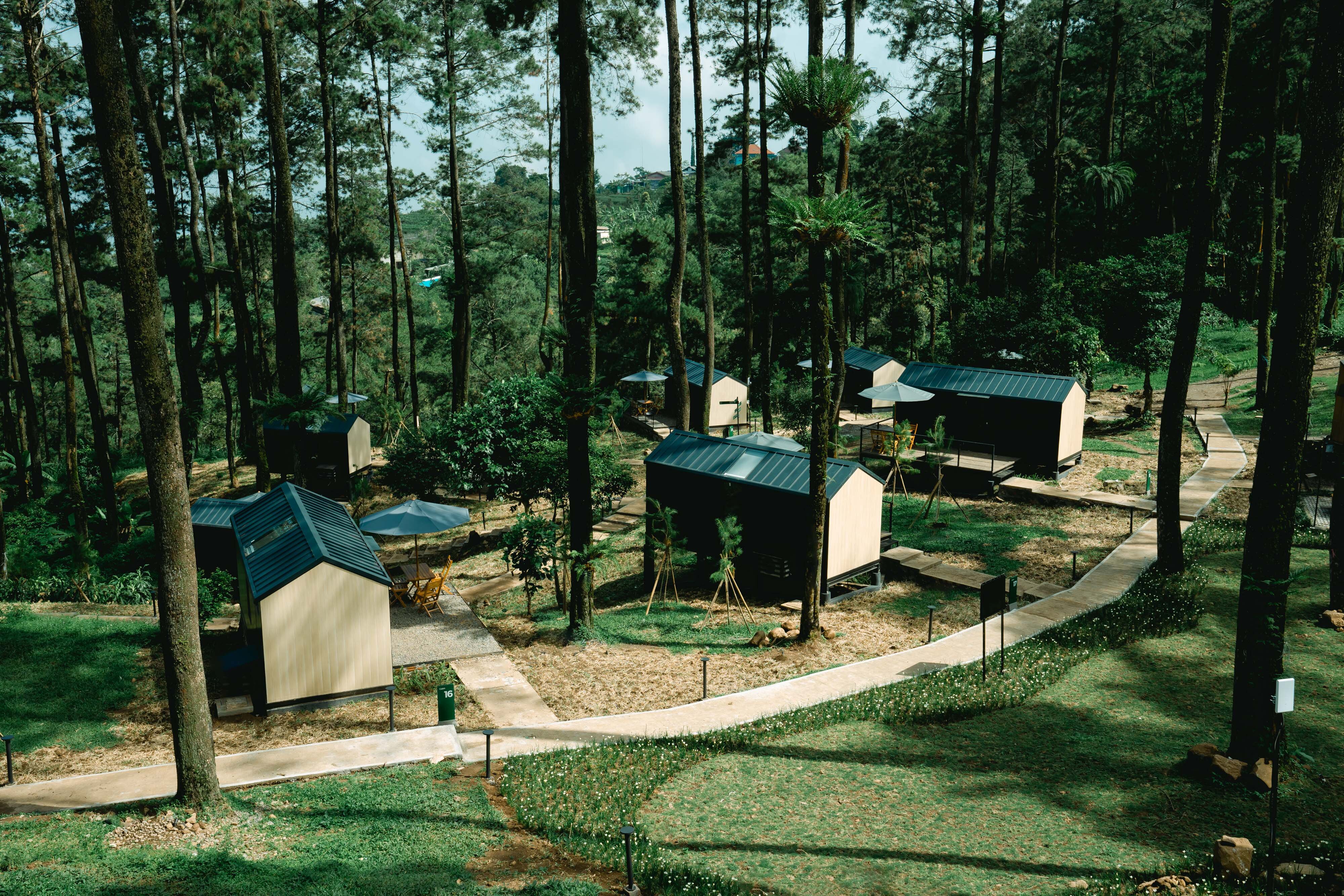 BOBOCABIN PACET - Prices & Campground Reviews (Indonesia)