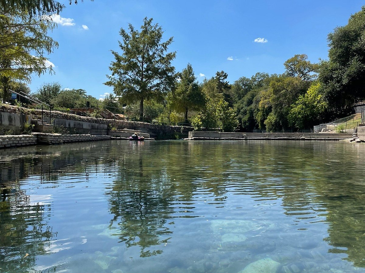 2024 All-Inclusive Private Fluzzle Tube Experience on the Comal River