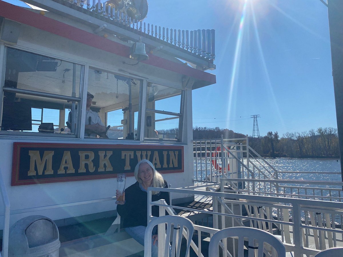 mark twain riverboat dinner cruise