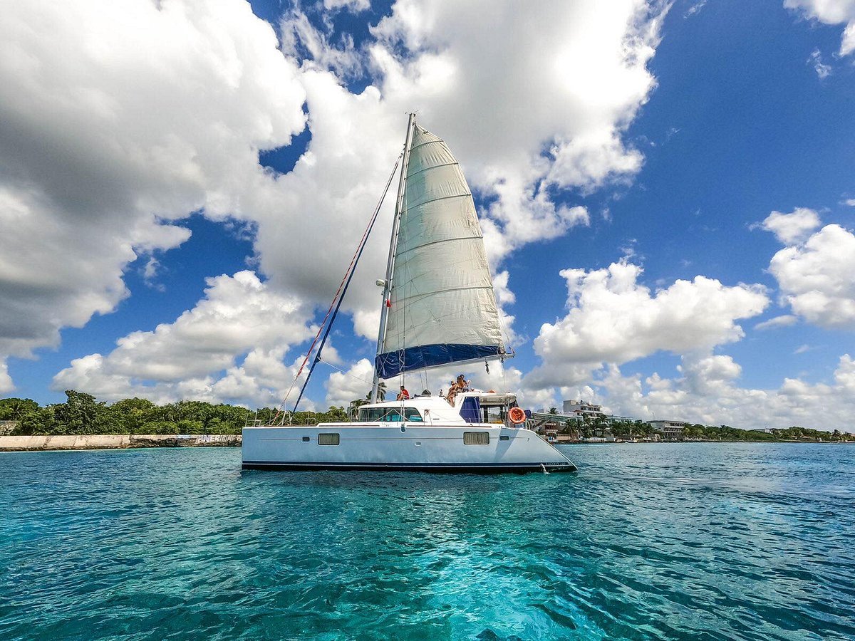 catamaran party boat cozumel