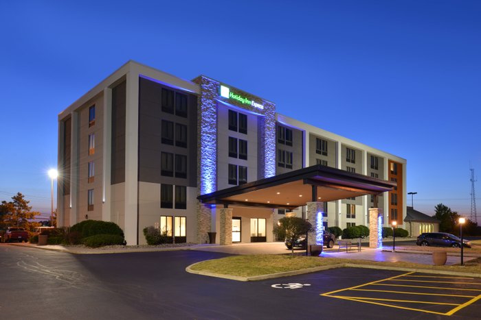 HOLIDAY INN EXPRESS ROCHESTER - UNIVERSITY AREA $97 ($̶1̶2̶6̶) - Prices ...