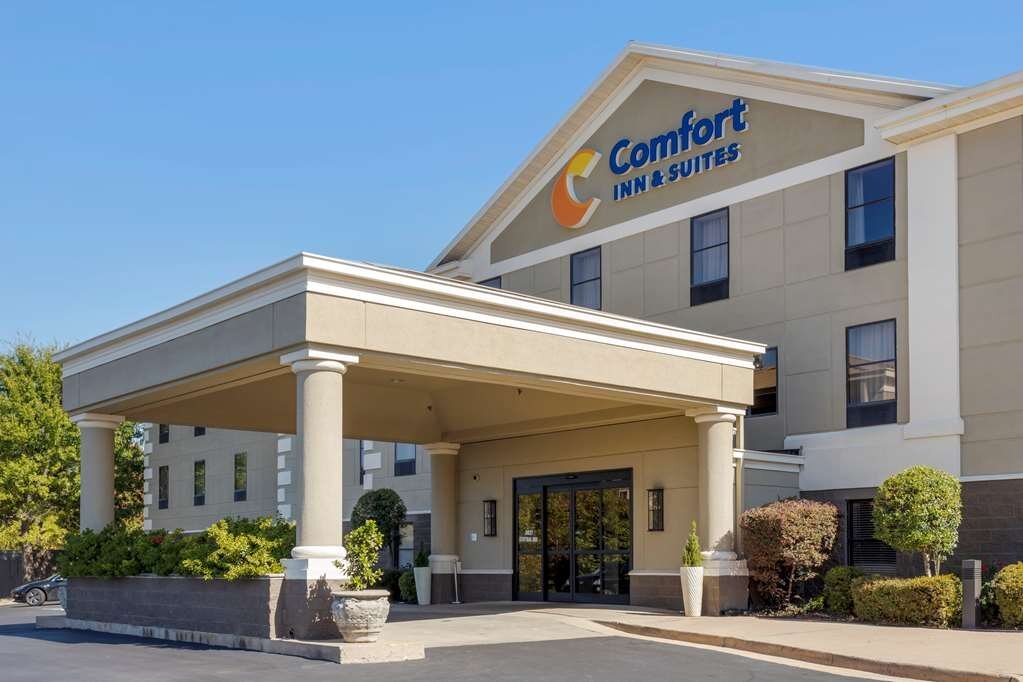 COMFORT INN & SUITES - Updated 2024 Prices & Hotel Reviews (Hot Springs ...