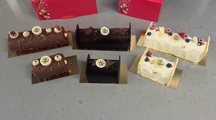 Buche De Noel
Traditional French Yule Log Cakes