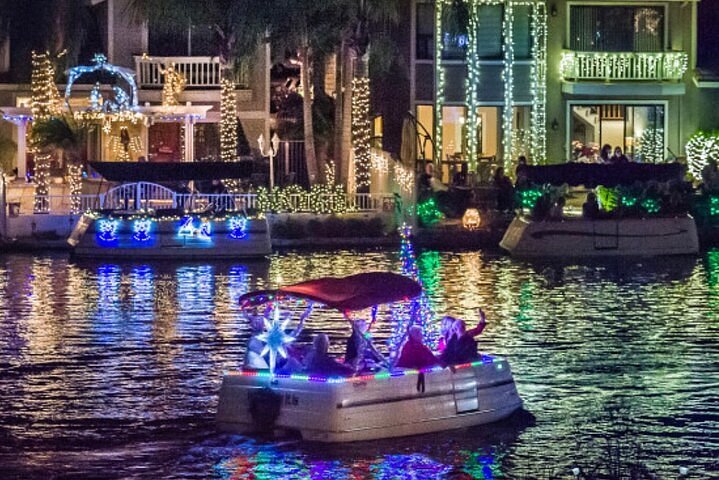 holiday lights boat tour
