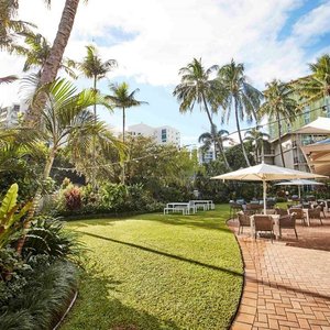Novotel Cairns Oasis Resort, hotel in Cairns