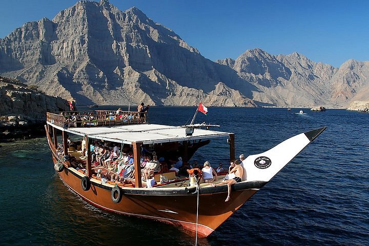 musandam dibba dhow cruise