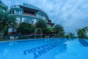Mount Xanadu Resort in Ambalavayal, image may contain: Resort, Hotel, Villa, Swimming Pool