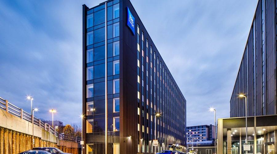 Exterior view of the ibis budget Manchester Airport