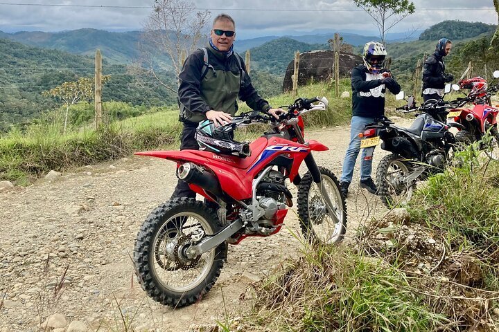 rally de motociclistas salvajes