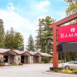 Welcome to the Ramada Ottawa on the Rideau