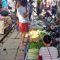 Maeklong Railway Market (Talad Rom Hub) (Mae Klong) - All You Need to ...