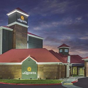 La Quinta Inn & Suites by Wyndham Las Vegas Summerlin Tech in Las Vegas, image may contain: Hotel, Building, Inn, Clock Tower
