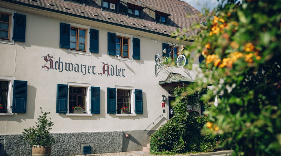 Schwarzer Adler image 1 - Full view