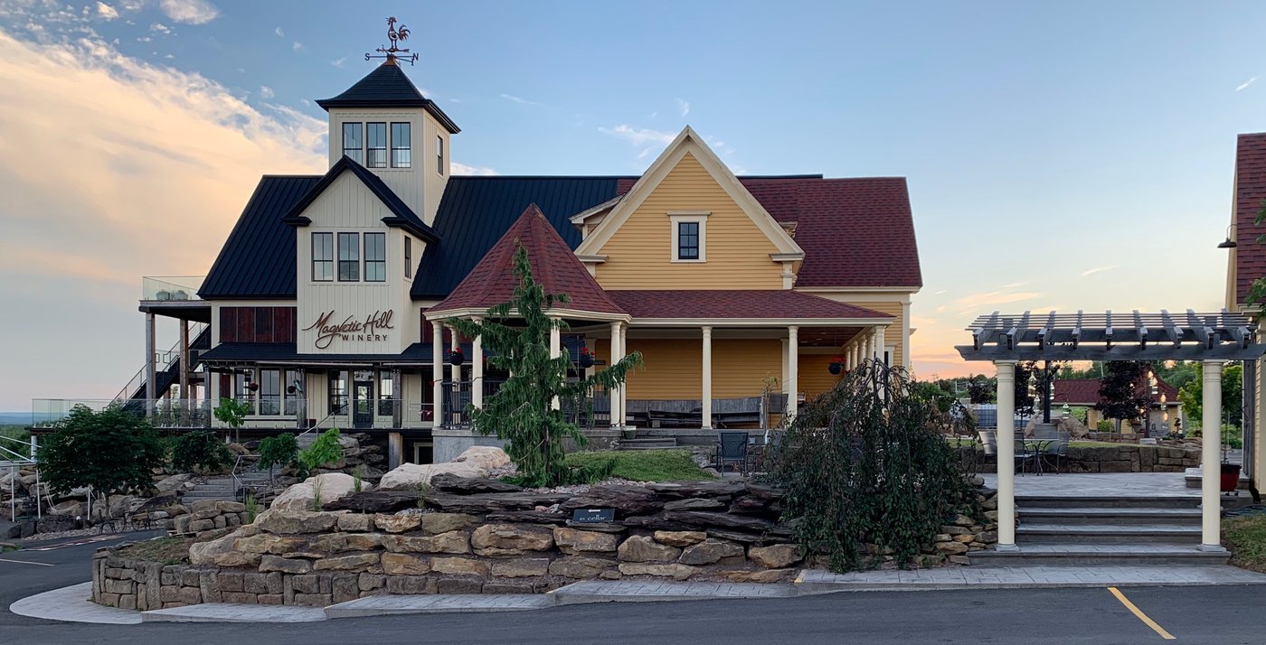 MAGNETIC HILL WINERY - Prices & B&B Reviews (Moncton, New Brunswick)