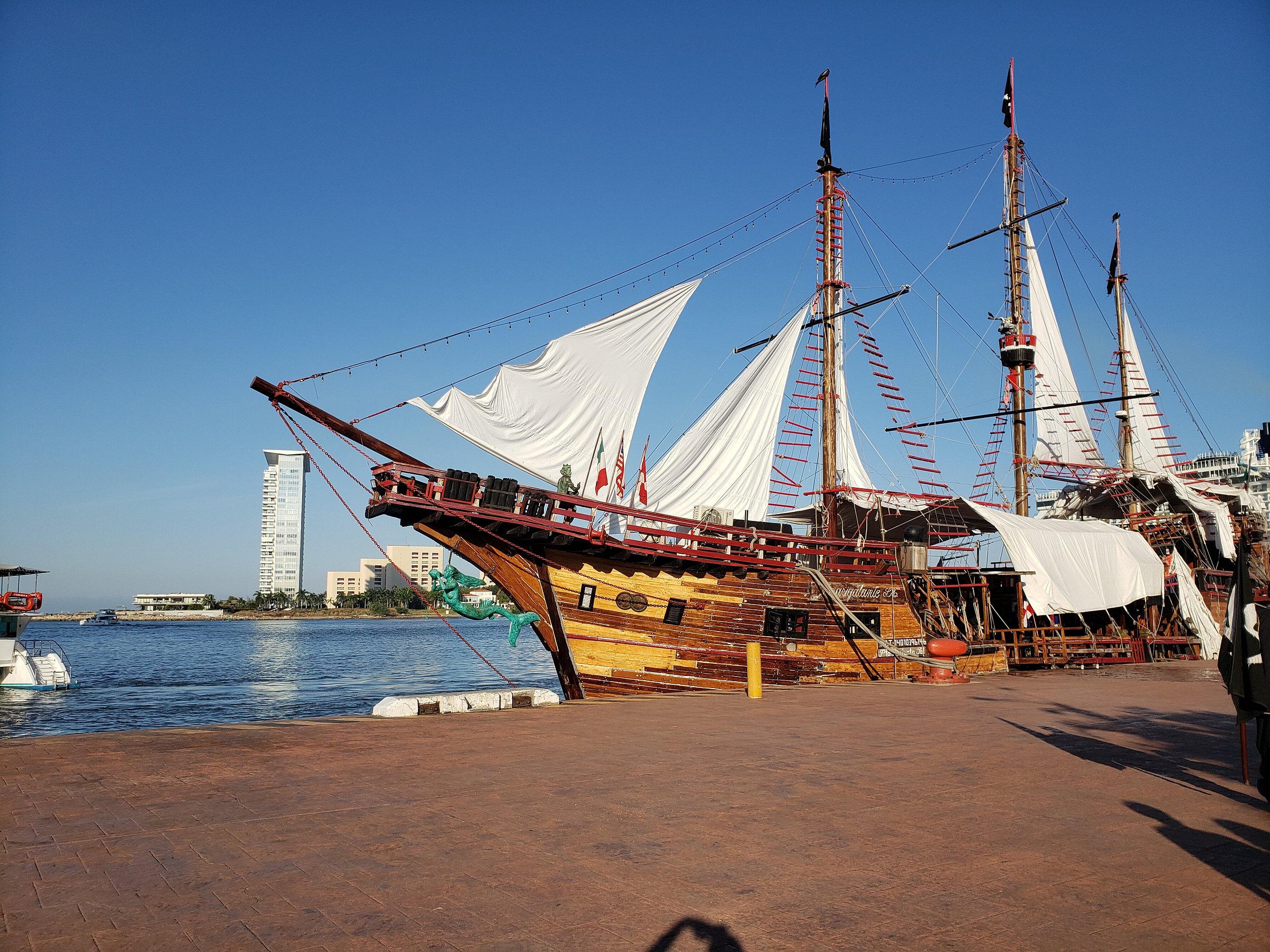 pirate ship booze cruise puerto vallarta