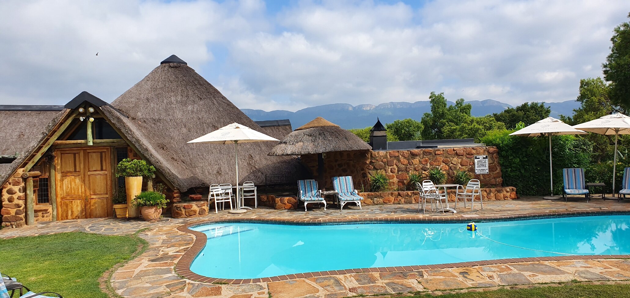 MOKOYA LODGE - Reviews & Price Comparison (Hekpoort, South Africa ...