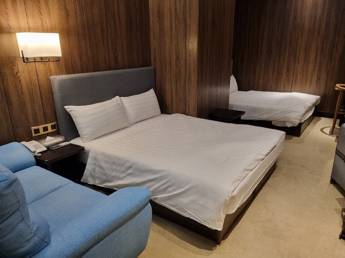 found underwear inside the bed in morning. - Picture of The Landis  Taipei, Zhongshan District - Tripadvisor