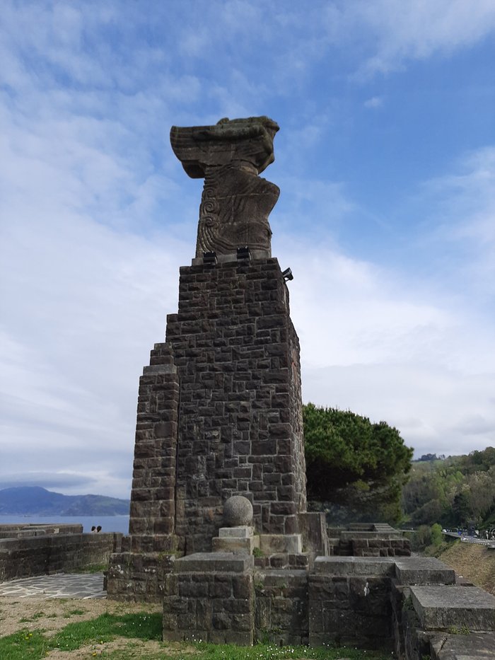 Imagen 9 de Monumento a Elcano