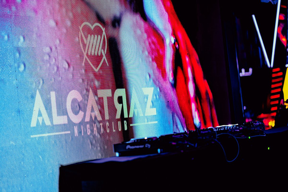 💥 Alcatraz Nightclub Athens 💥
Enjoy The Ultimate Experience of Live Shows

Make your reservation now:
☎️ +30 21 0931 6417
📍 101 Syggrou Avenue, Athens 