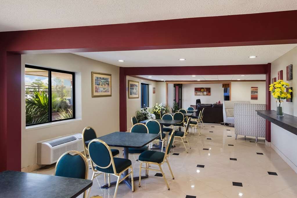 RODEWAY INN HOUSTON NORTH GREENSPOINT - Hotel Reviews (TX)