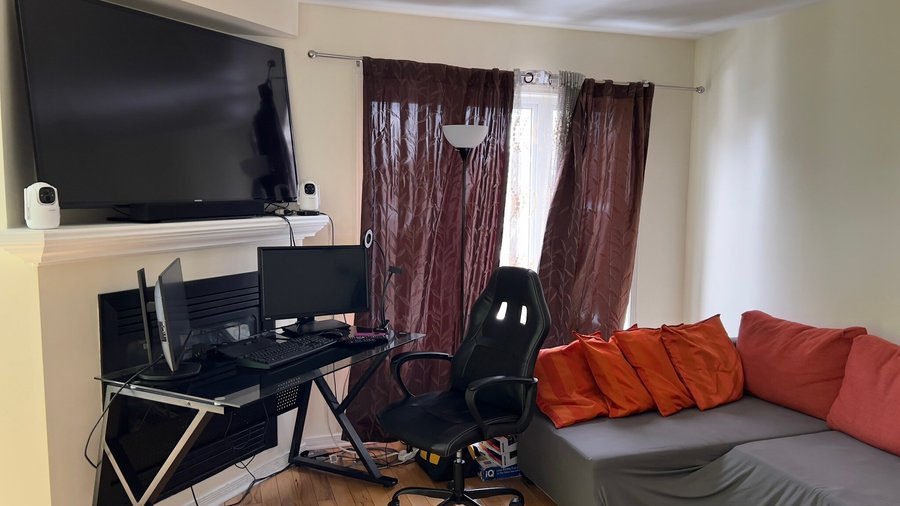 Fully furnished and equipped room in a townhouse in Orleans