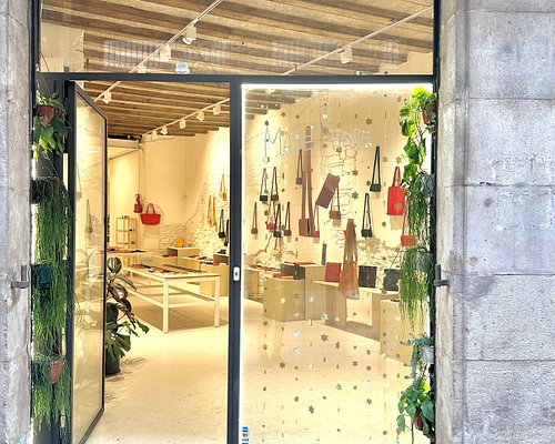 5 Best Outlet Shops in Barcelona - Barcelona's Most Popular Outlet Shops –  Go Guides