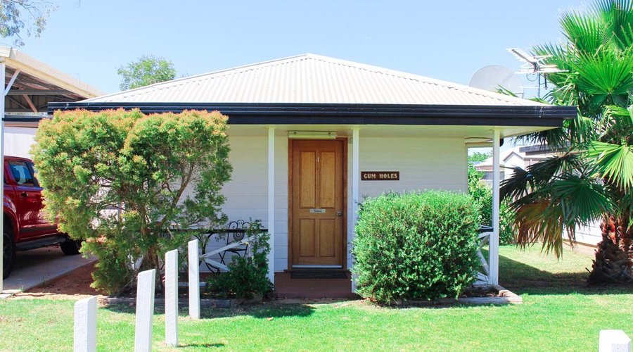 Cabin 4 Exterior
