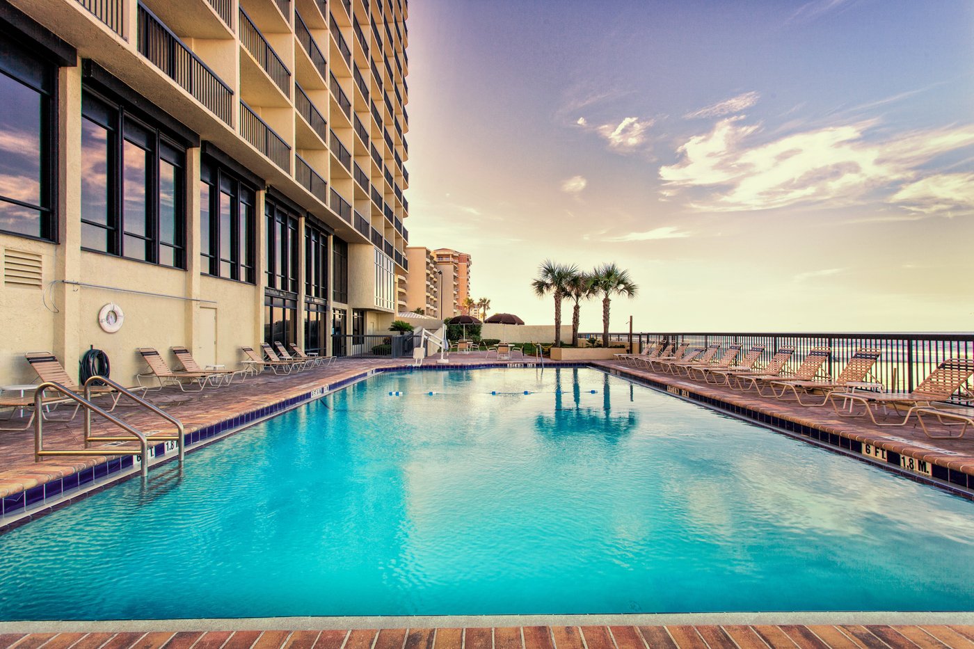 HOLIDAY INN EXPRESS & SUITES OCEANFRONT DAYTONA BEACH SHORES, AN IHG ...