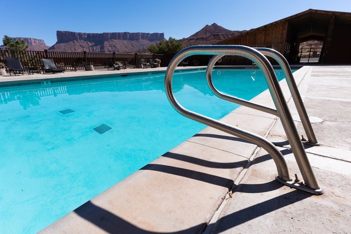 Red Cliffs Lodge Moab Pool: Pictures & Reviews - Tripadvisor