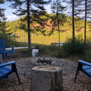 Outdoor fire pit