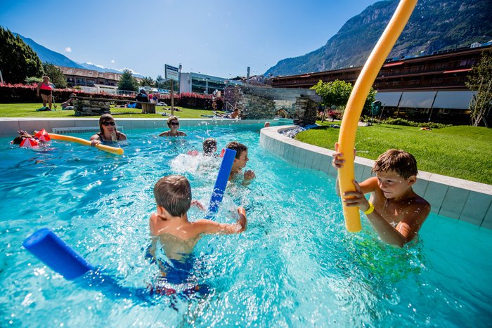 Bains De Saillon Pool: Pictures & Reviews - Tripadvisor