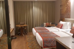 Room & Suite