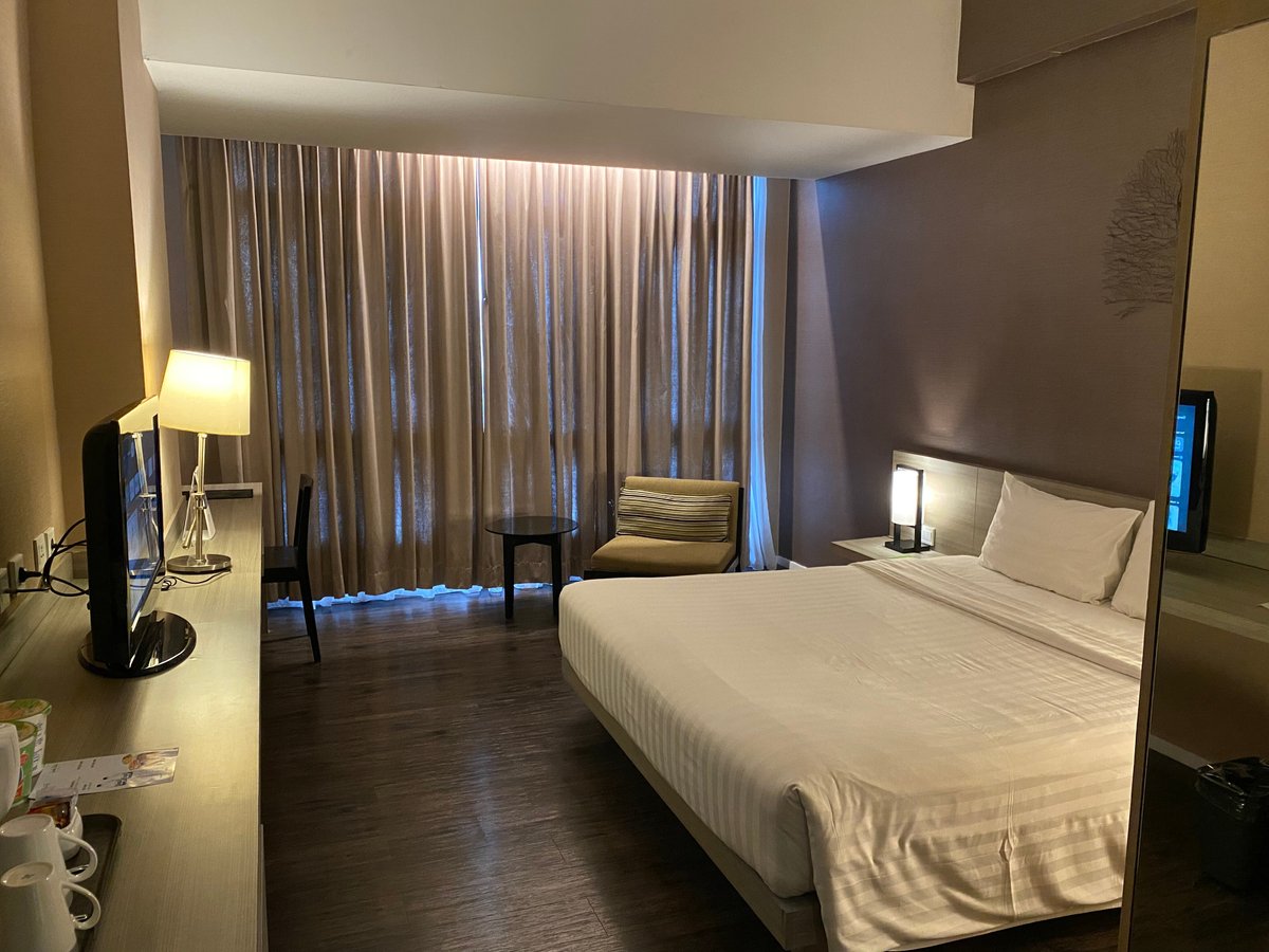 GRAND ZURI HOTEL JABABEKA $18 ($̶2̶8̶) - Updated 2024 Prices & Reviews ...