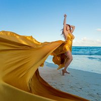 flying dress photoshoot in cancun