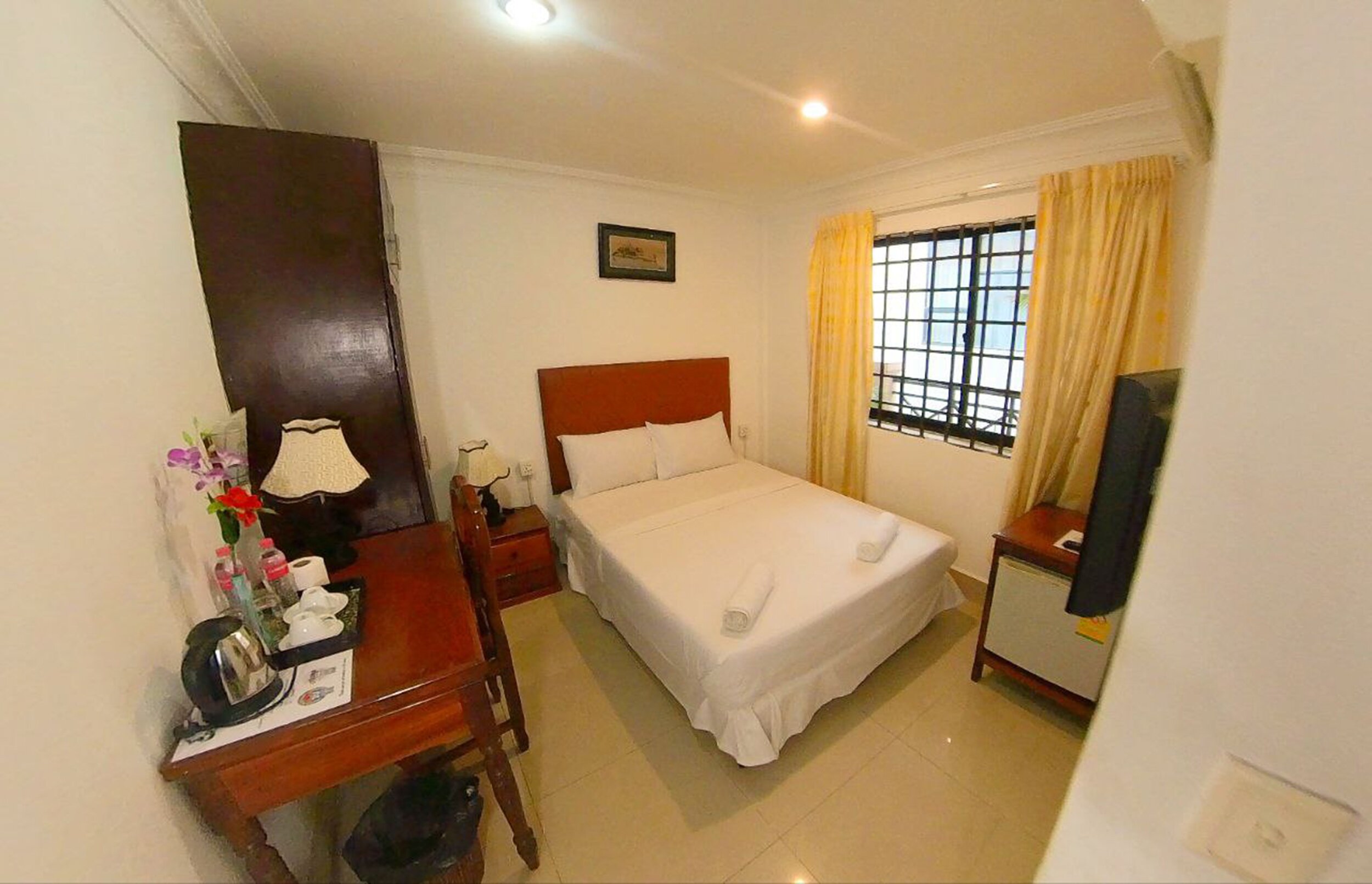 RIVERSIDE HOTEL PHNOM PENH Updated 2024 Reviews Photos Prices   Standard Withe Windows 