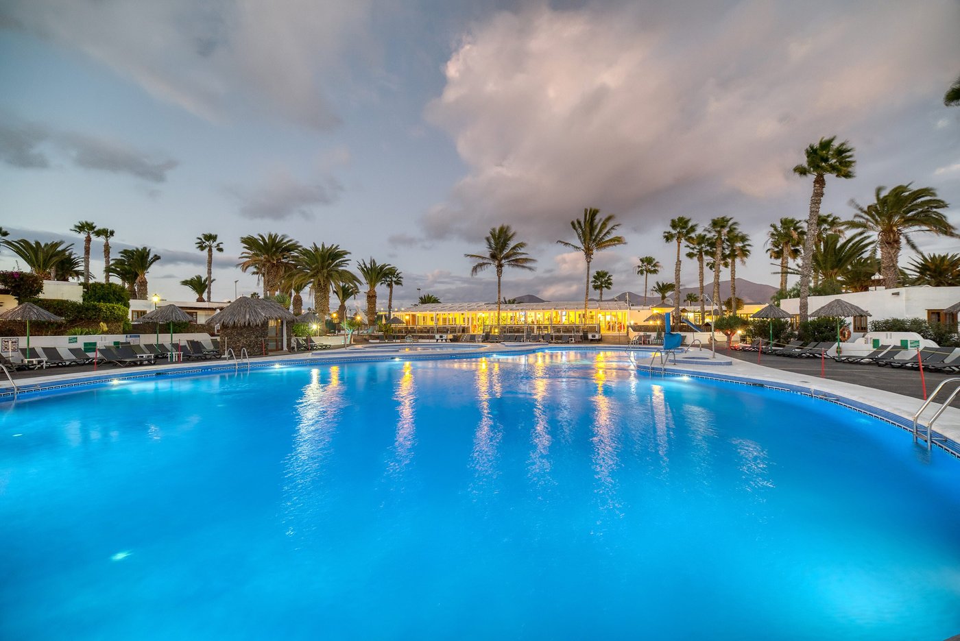 ONA LAS BRISAS - Updated 2024 Prices & Resort Reviews (Lanzarote/Playa ...