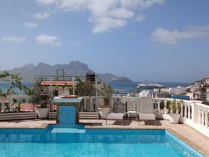 Piscina y playa