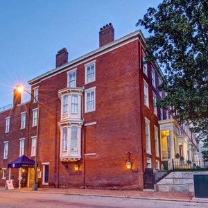 Linden Row Inn Exterior