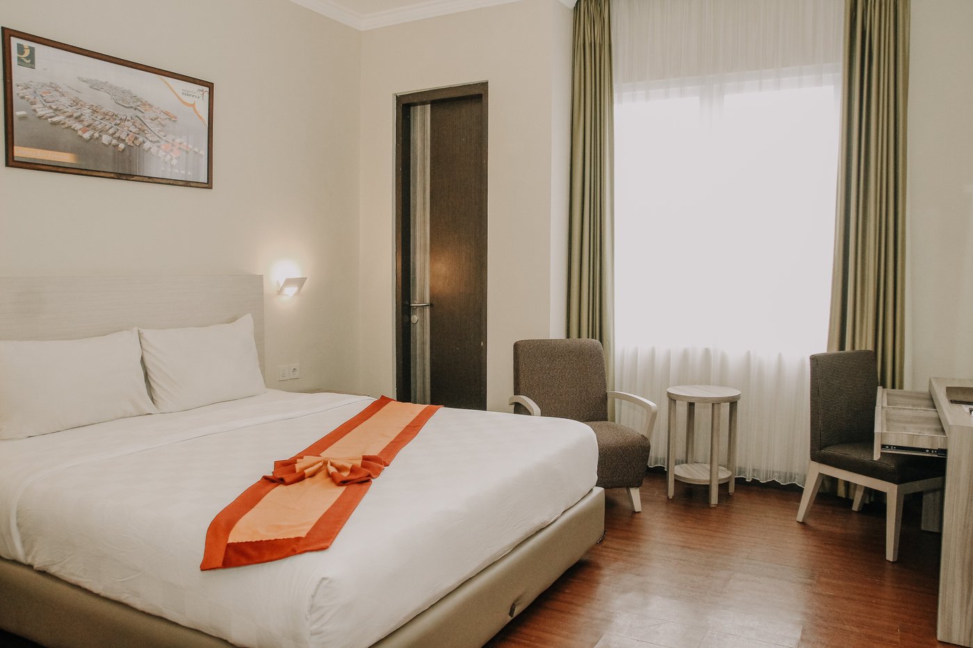 GRAND Q HOTEL GORONTALO (Indonesia) Ulasan & Perbandingan Harga Hotel