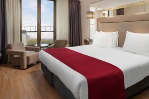 Room & Suite