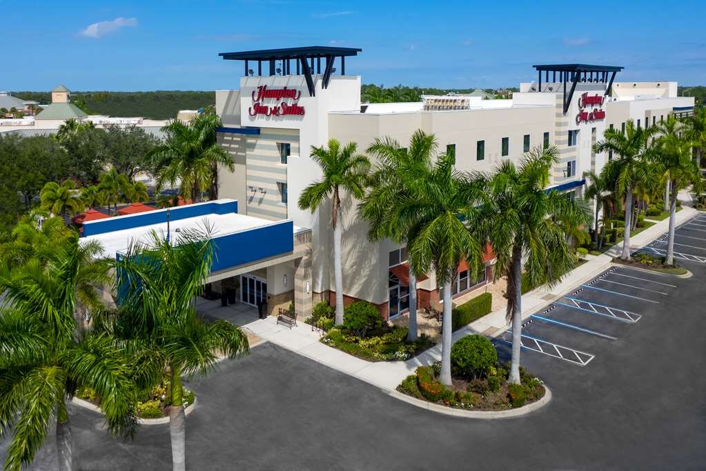 Hotel photo 1 of Hampton Inn and Suites Sarasota/University Park.