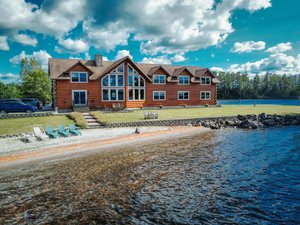 5 Lakes Lodge in Millinocket