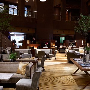 Lobby Lounge & Bar