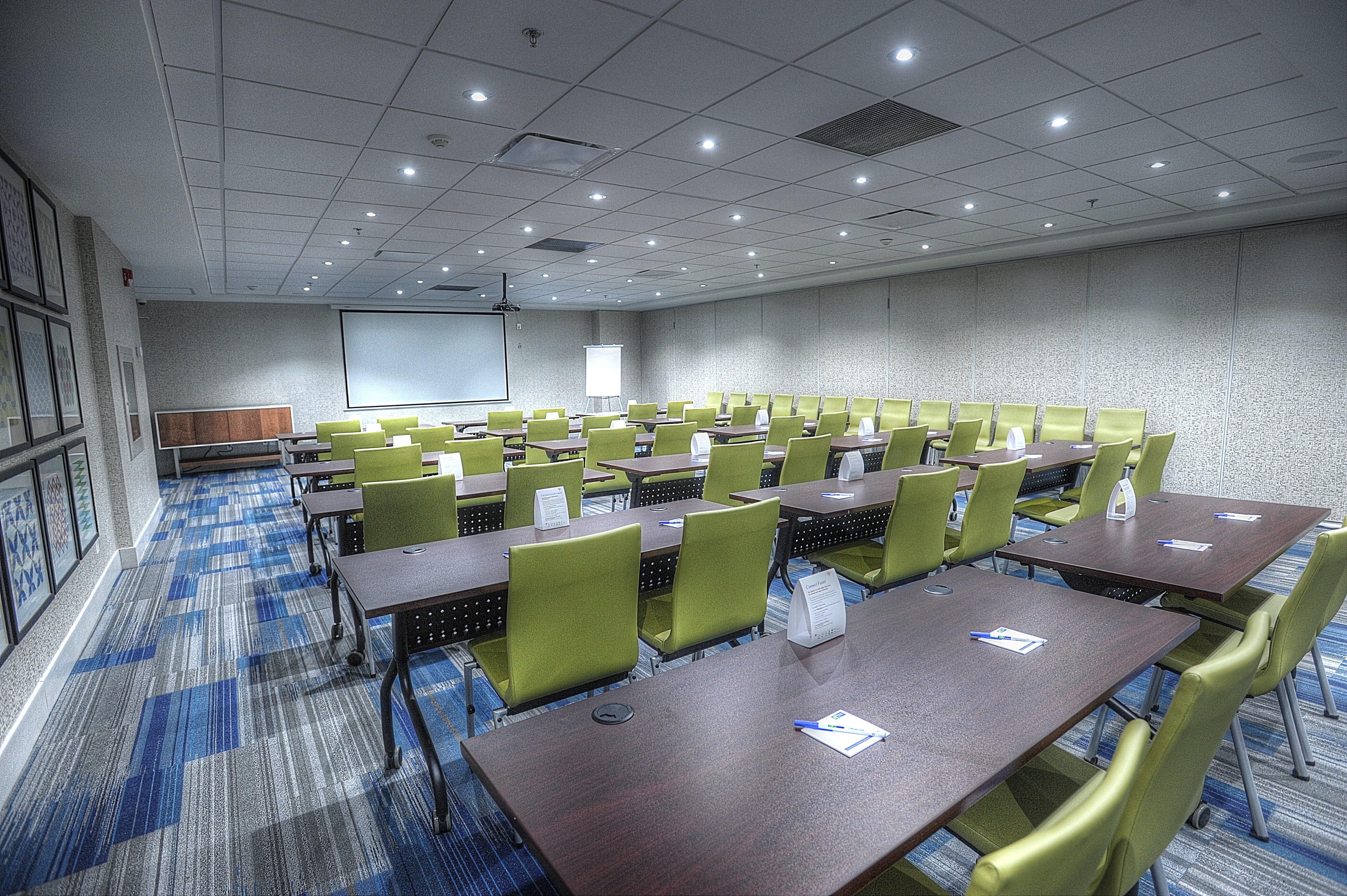 HOLIDAY INN EXPRESS SUITES TORONTO AIRPORT WEST AN IHG HOTEL 112   Book Our Meeting Space 